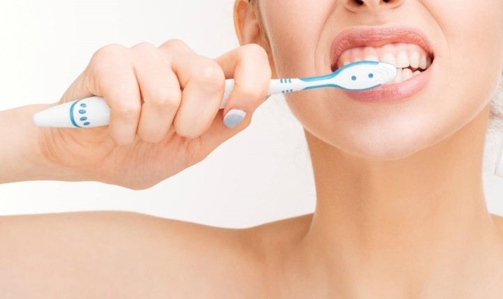 Nên đánh răng bao nhiêu lần trong một ngày?